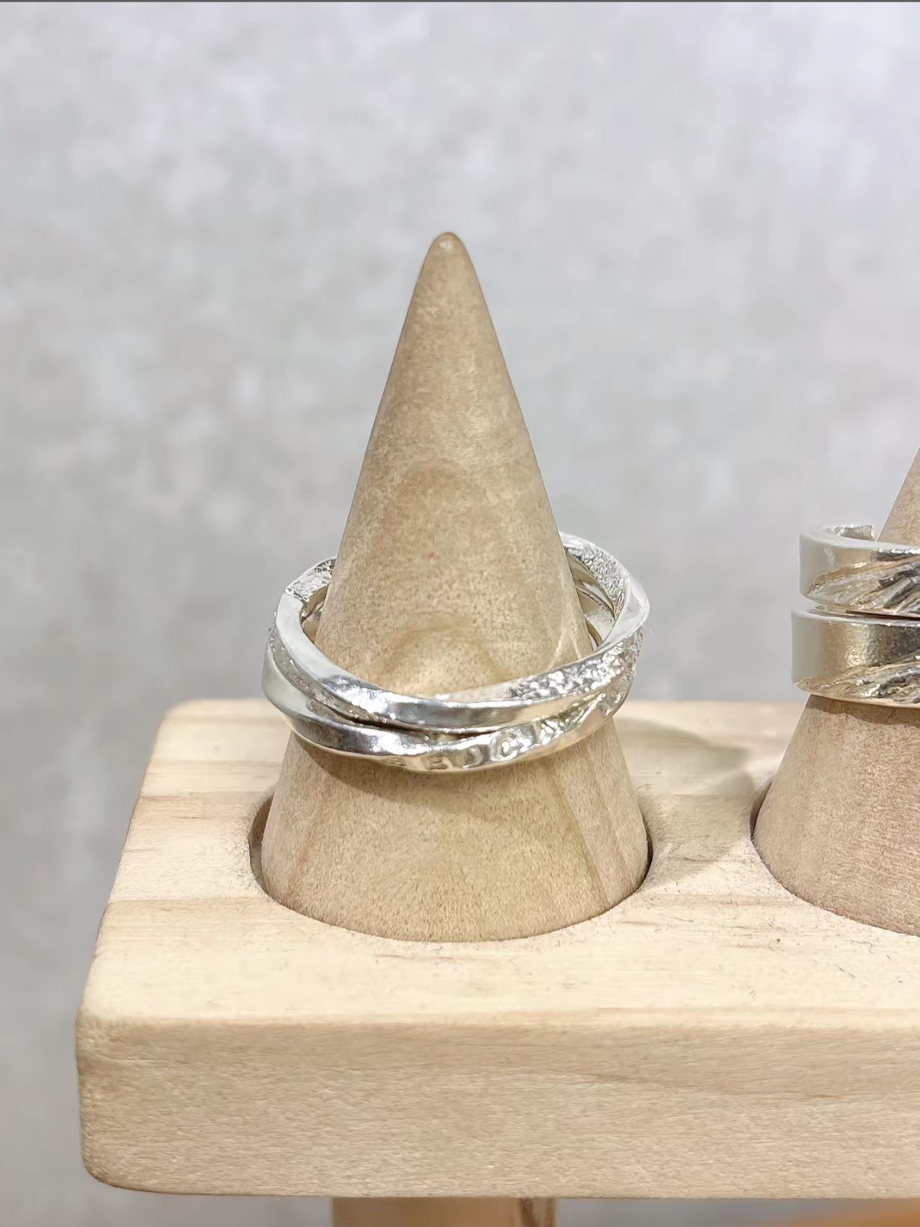 Mobius Twist handmade ring reference from MYAI Studio