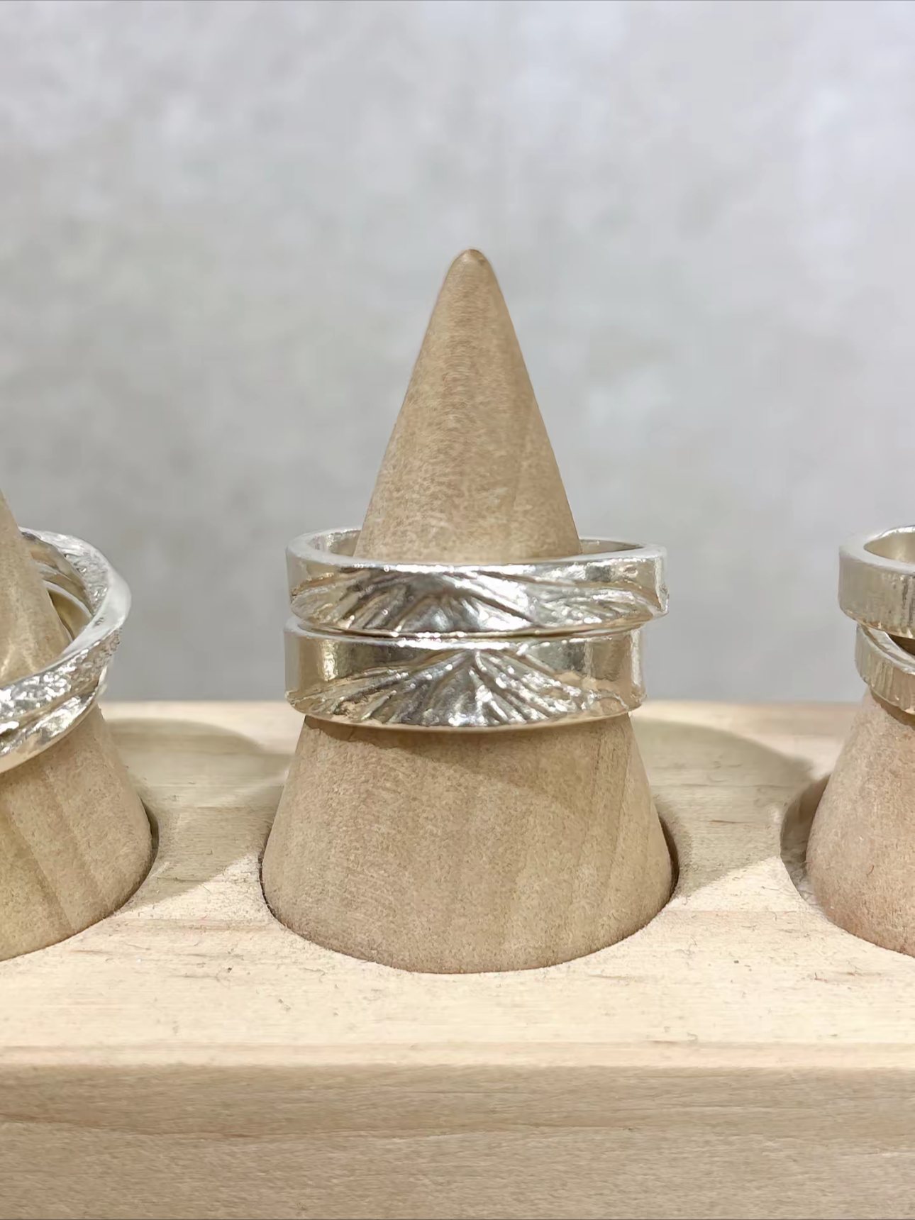Snow Mountain handmade ring reference from MYAI Studio